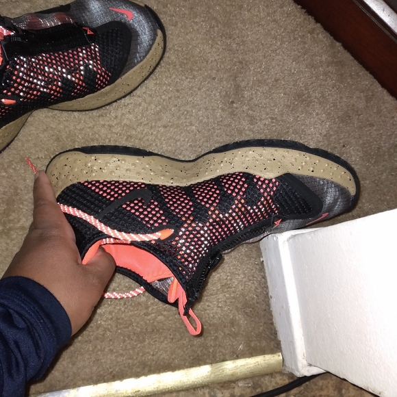 Nike shoes - Picture 5 of 5